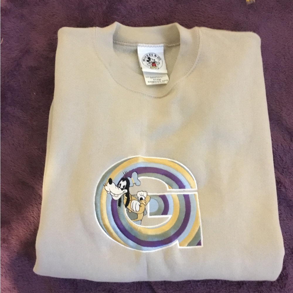 Mickey & Company Goofy Vintage  Crew Neck Women’s Sweatshirt